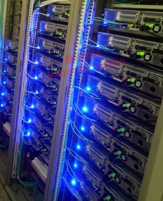 SFP AOC applied to the rack on the interconnection of equipment